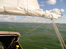 De Nederlandse kust in zicht