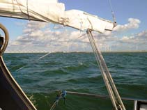 Na bijna 9700 nm de Oosterscheldekering in zicht
