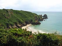 Wandeling langs Saints Bay met haar prachtige witte stranden