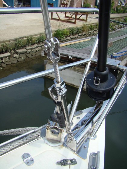 Het nieuwe boegbeslag met de Harken rolreef